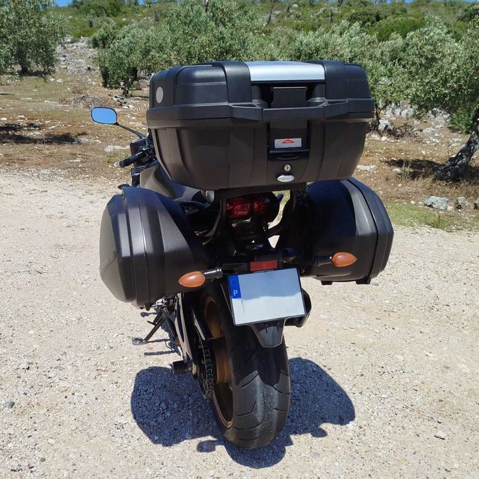 Yamaha Fazer 1000 ABS com malas laterais e top case