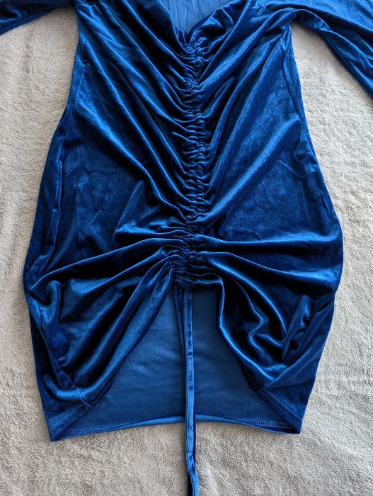 Niebieska chabrowa elegancka welurowa marszczona sukienka 42 jak nowa