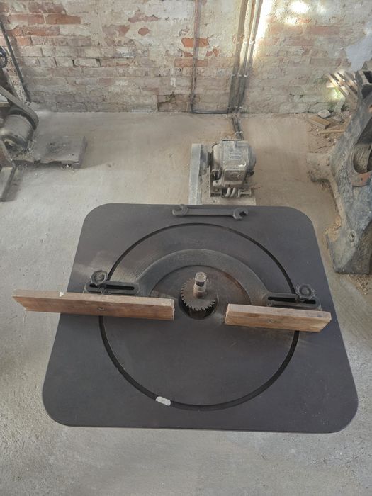 frezarka dolnowrzecionowa stołowa firmy teichert&sohn