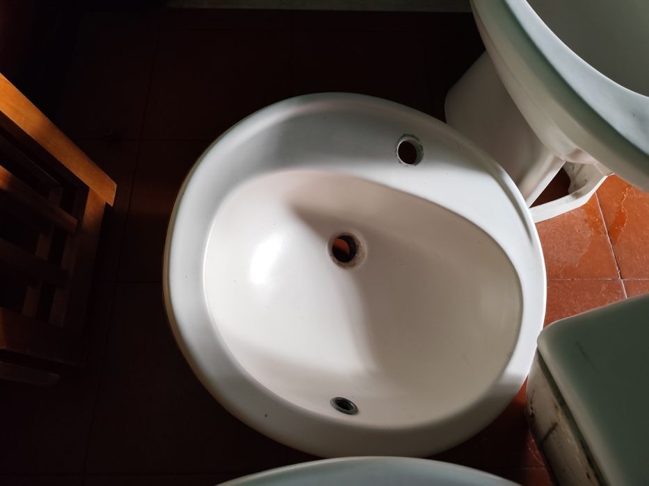 Móvel WC com lavatório e  bancada de mármore