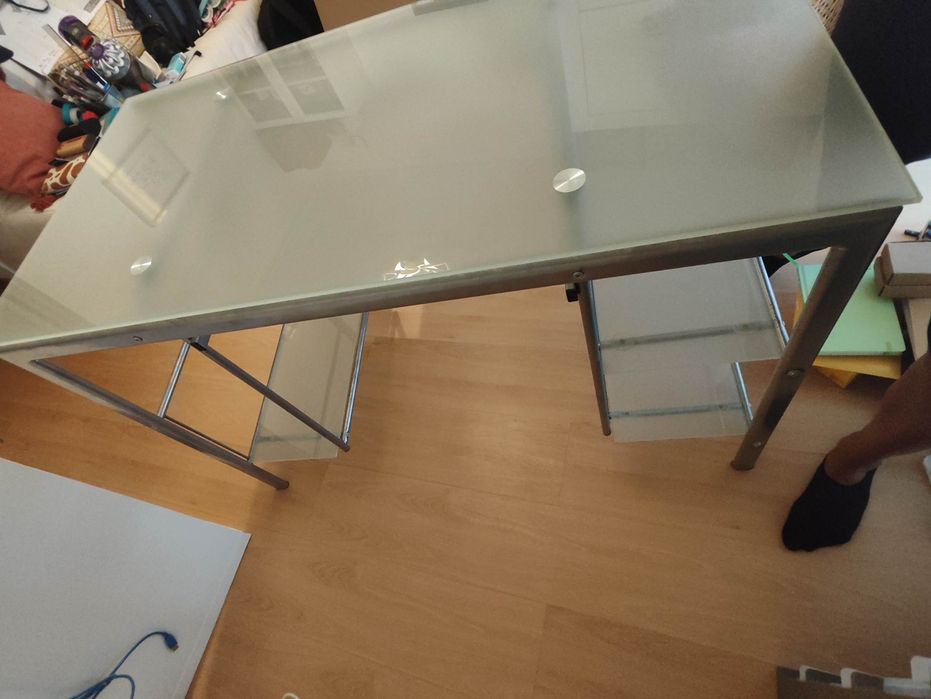 Mesa de secretária para PC como nova