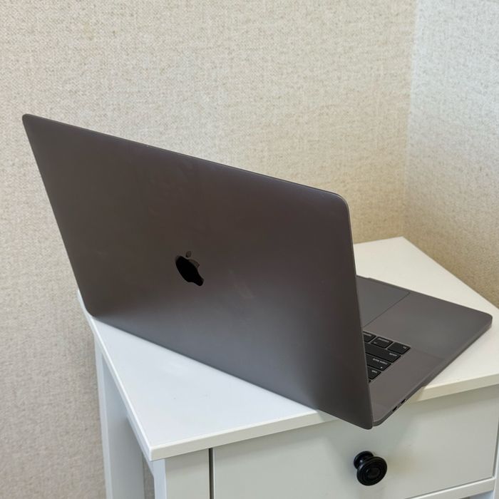 MacBook Pro 15 i7, 32Gb, 1Tb