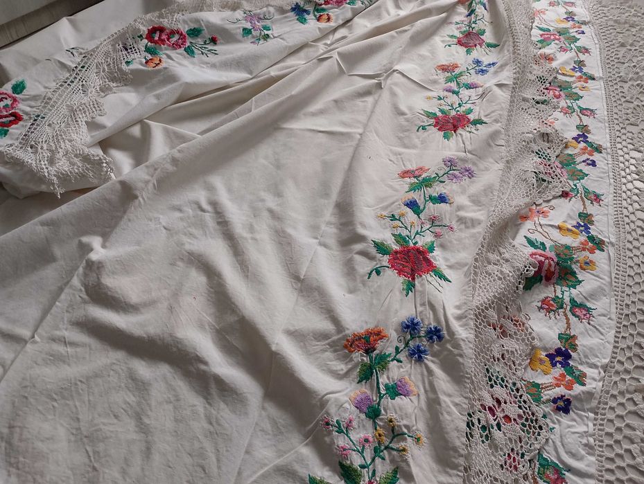 Продам все разом рушники, вишиті простирадла, вишивка
