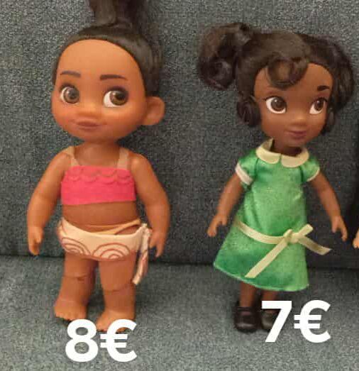 Várias bonecas, Barbie.
