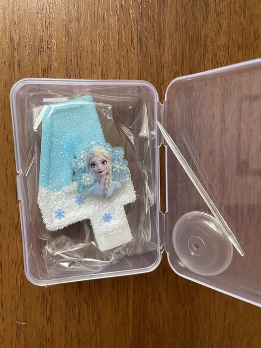 Свічка 4 з Ельзою