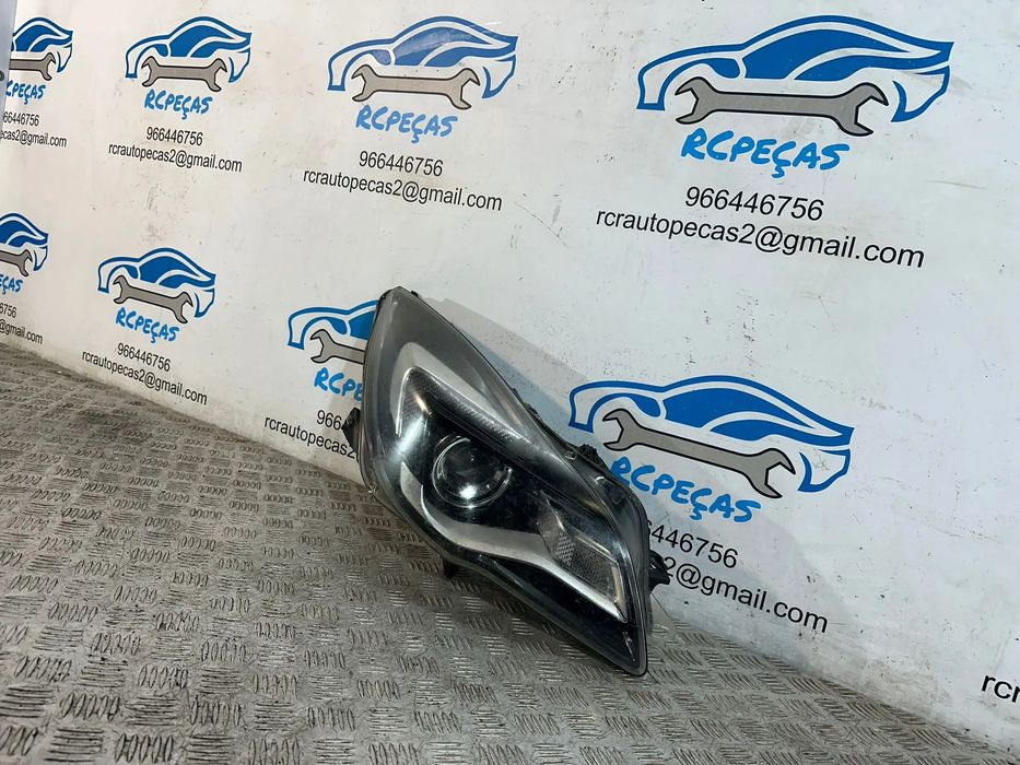 Otica Farol Frente Frontal Direita Esquerda Halogenio Original Opel