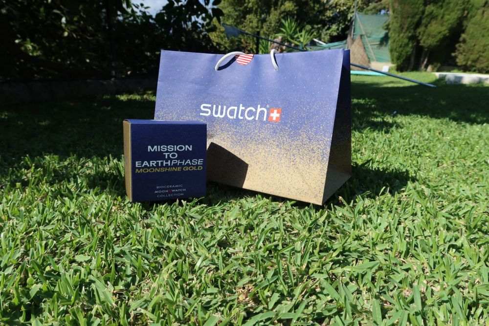 OMEGA X SWATCH GOLD Mission To Earthphase Moonshine Gold