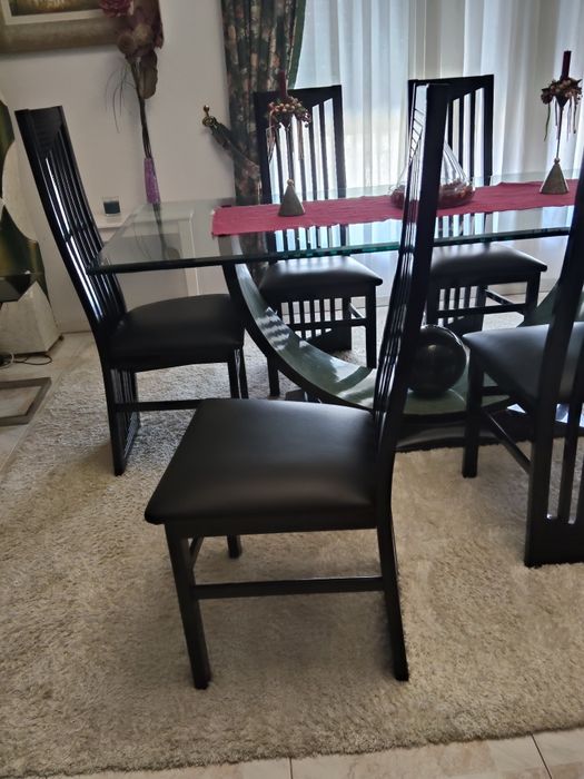 Mesa de sala em vidro com 6 cadeiras
