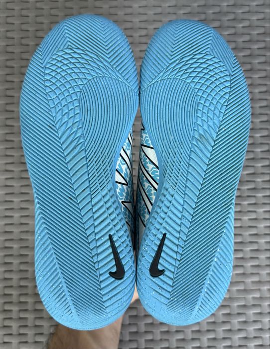 Nike Mercurial копы футзалки 34 размер детские футбольные белые