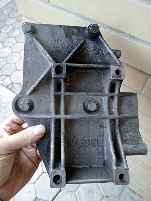 Suporte de Compressor do AC - VW Passat B5