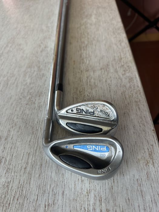 Golf clubs Ping  :1- Ping g2 - S  / 1- Ping your 60*