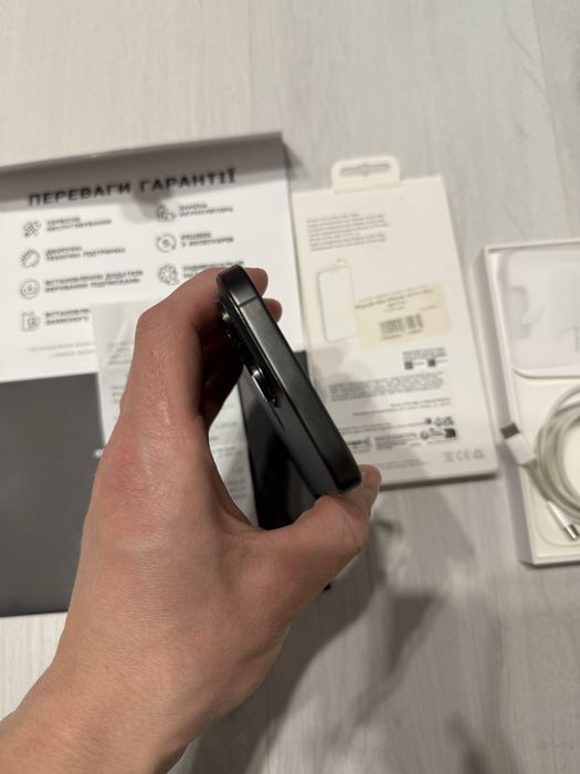 Iphone 15 Pro Max Neverlock ще на гарантії до липня стан 10/10