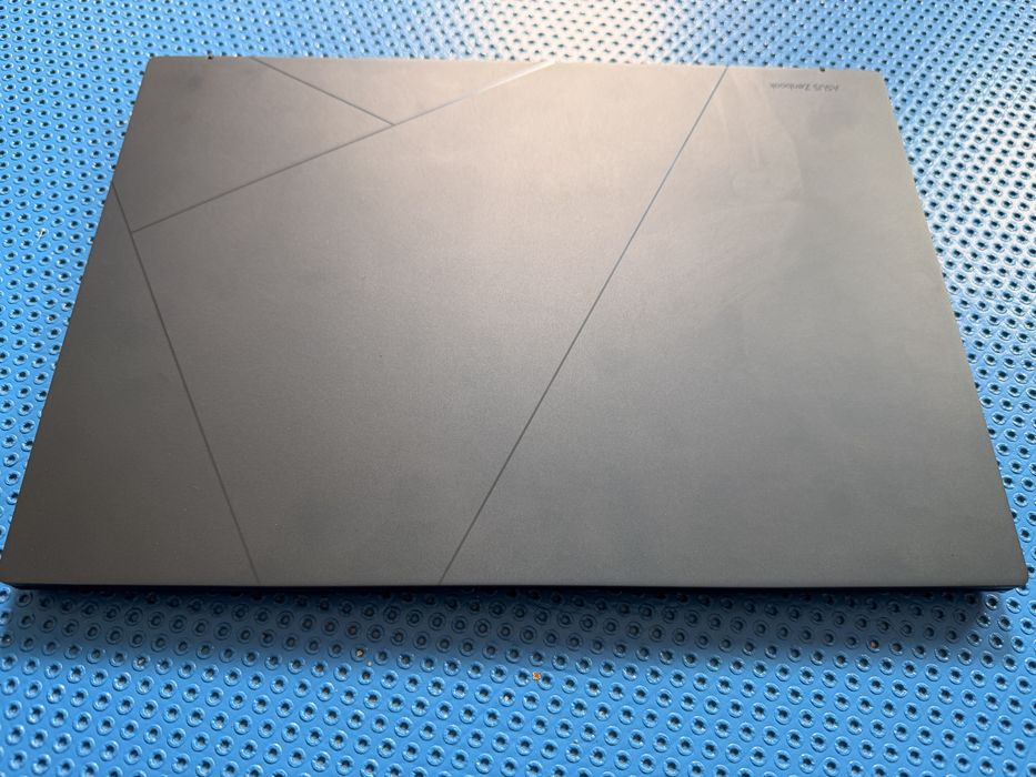 ASUS Zenbook 14 OLED UX3405CA | 32GB RAM | 1TB SSD | Core Ultra 9