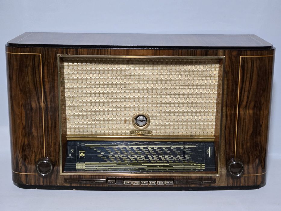 Rádio antigo reparado Grundig
