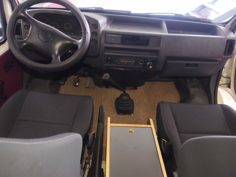 Troco ou vendo por carro 5 lugares