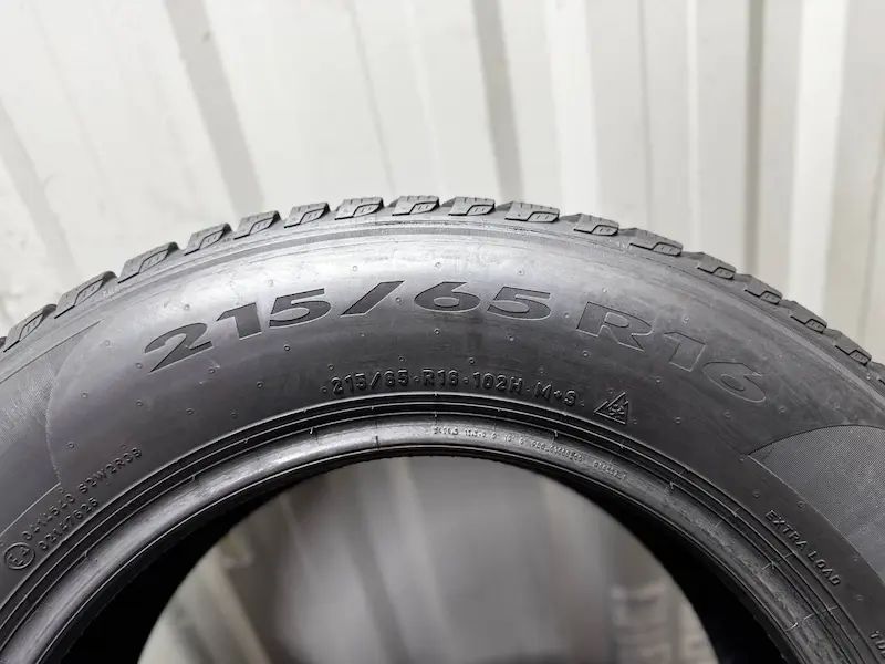 Шини бу 215 65 R16 Pirelli  Powercy