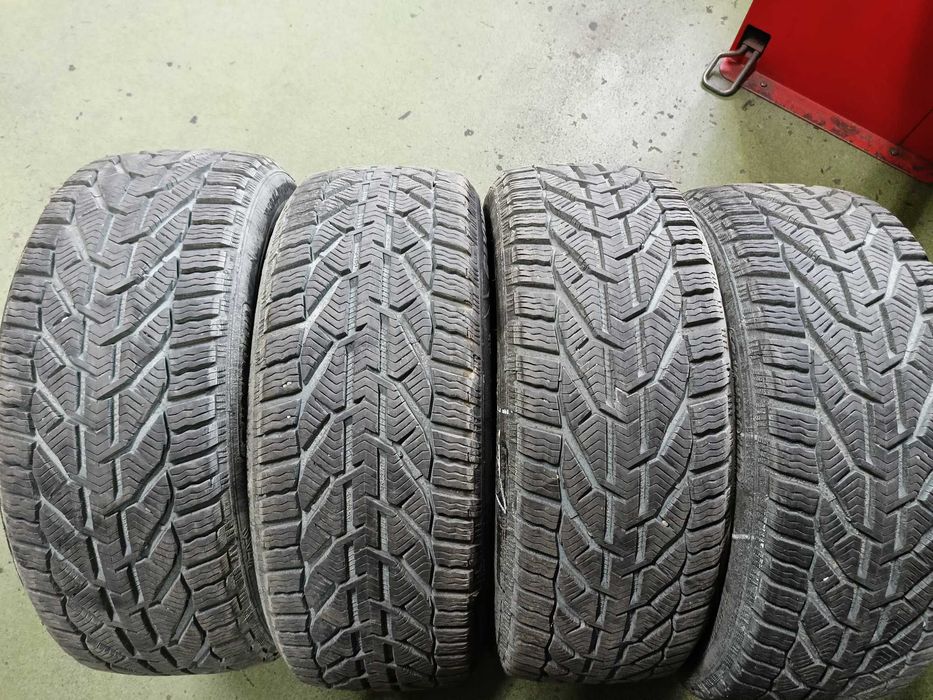 Opony Zimowe 215/50 R17