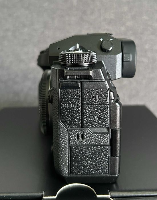 FUJIFILM X-H2 Mirrorless Digital Camera (Body)