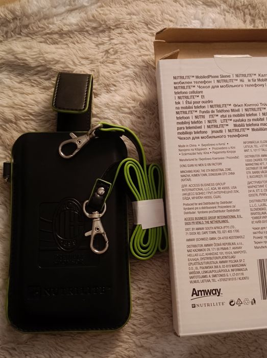 Etui pokrowiec z paskiem