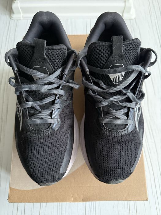 Продам кросівки Saucony Axon 2, US 7, EU 38
