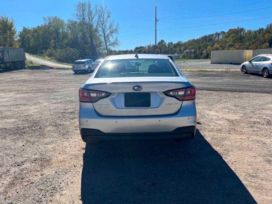 Subaru Legacy Limited      2020