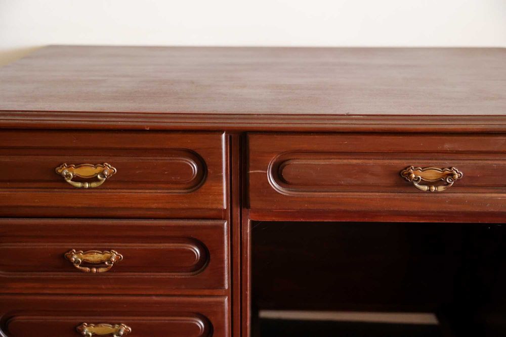 Secretaria mogno