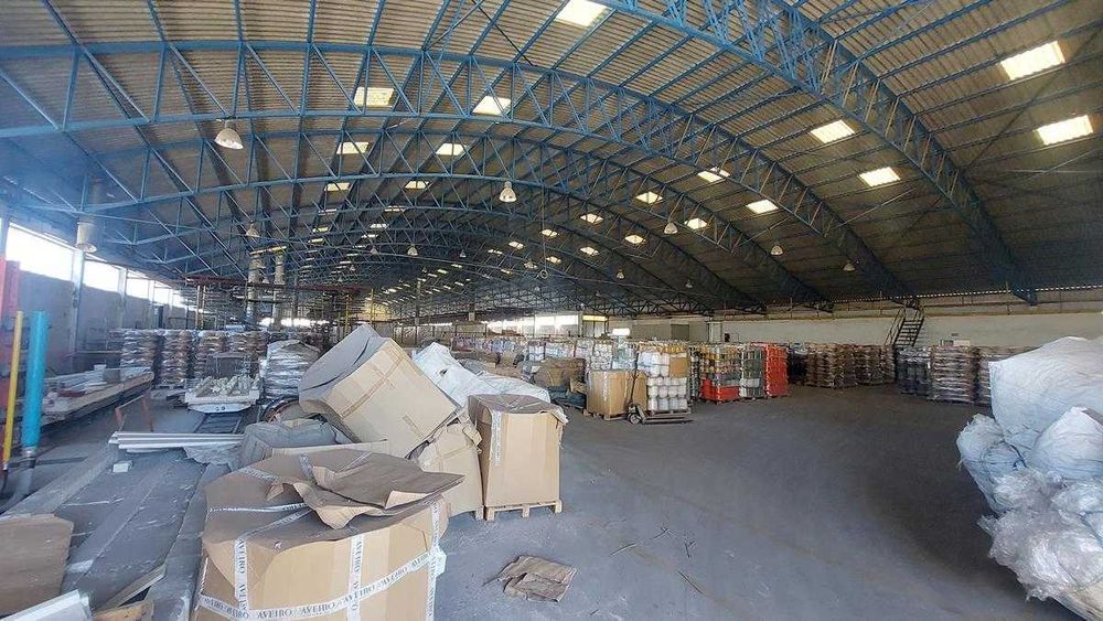 Complexo comercial e industrial (armazéns)