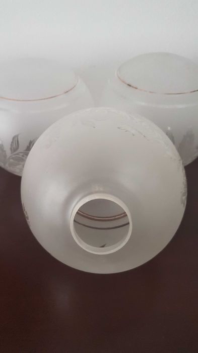 Globo em vidro branco gravado a fosco para candeeiro
