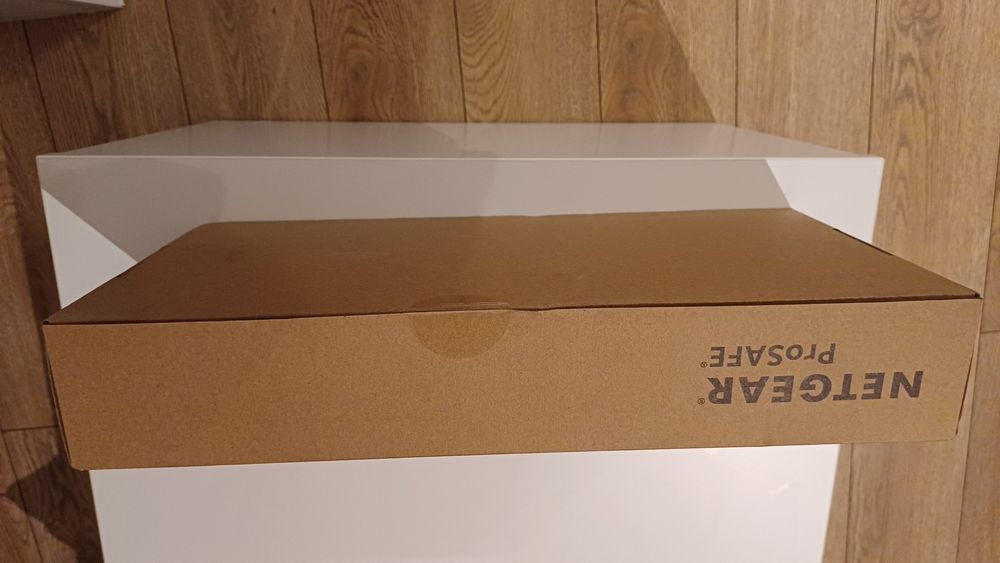 Swicht Netgear JGS516-200EUS