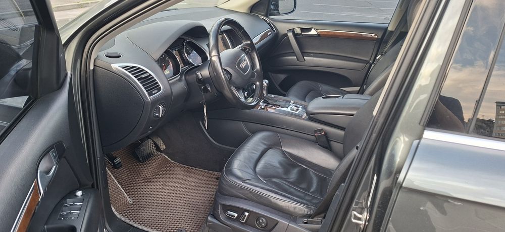 Продам Q7 3.0 бензин