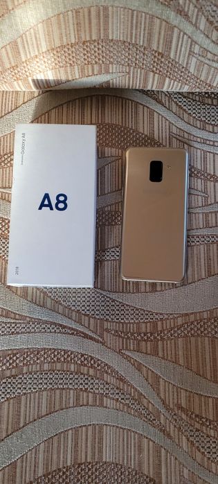 Telefon Samsung Galaxy A8.