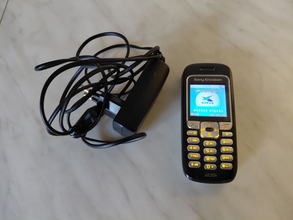 Telefon Sony Ericsson J220i