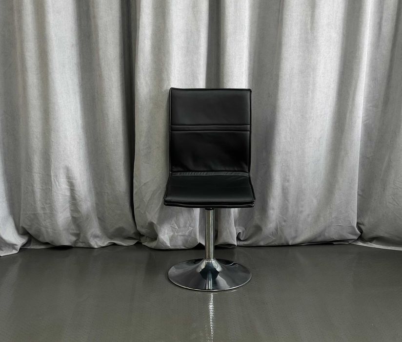 Чорний шкіряний класичний стілець/офісний/офісні/шкіряні меблі зЄвропи