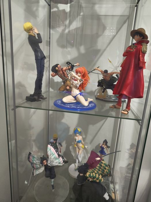 Várias Figuras de Anime
