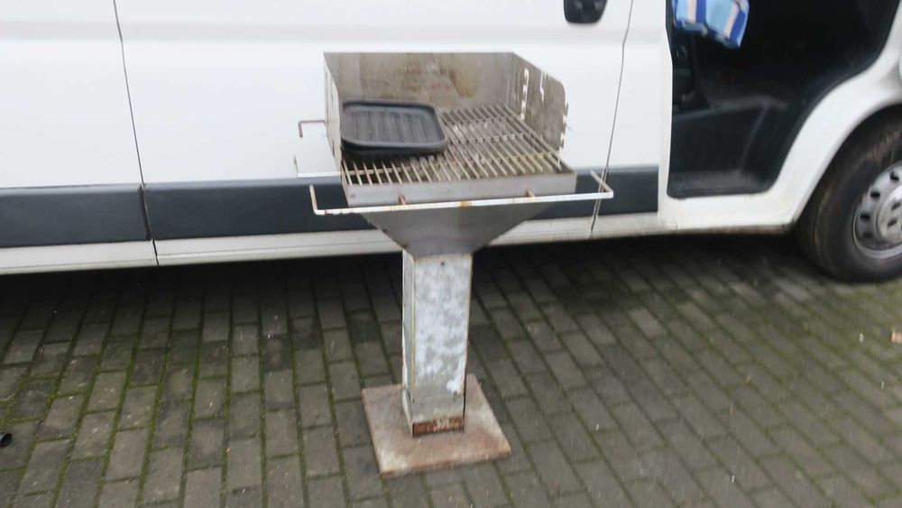 Grill węglowy stalowy