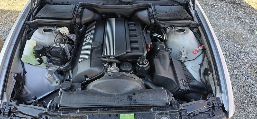 Bmw E39 528i  M52B28  REZERWACJA DO 6.03