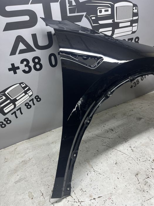 Праве крило Tesla Model Y