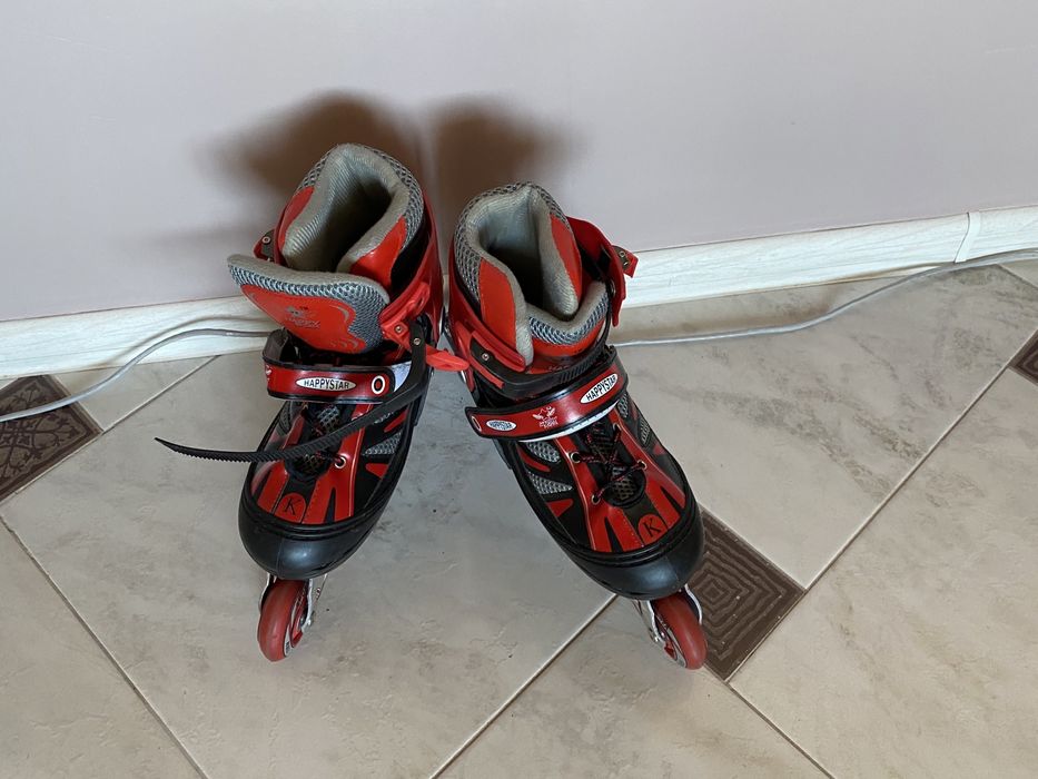 Продам роліки , по стельке 23-24 см , катались один раз :) як нові