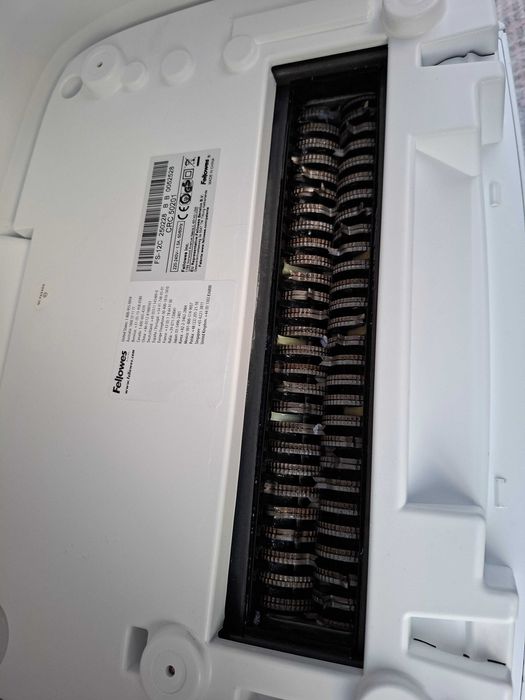 Fellowes FS-12C Niszczarka do papieru 19 l biała