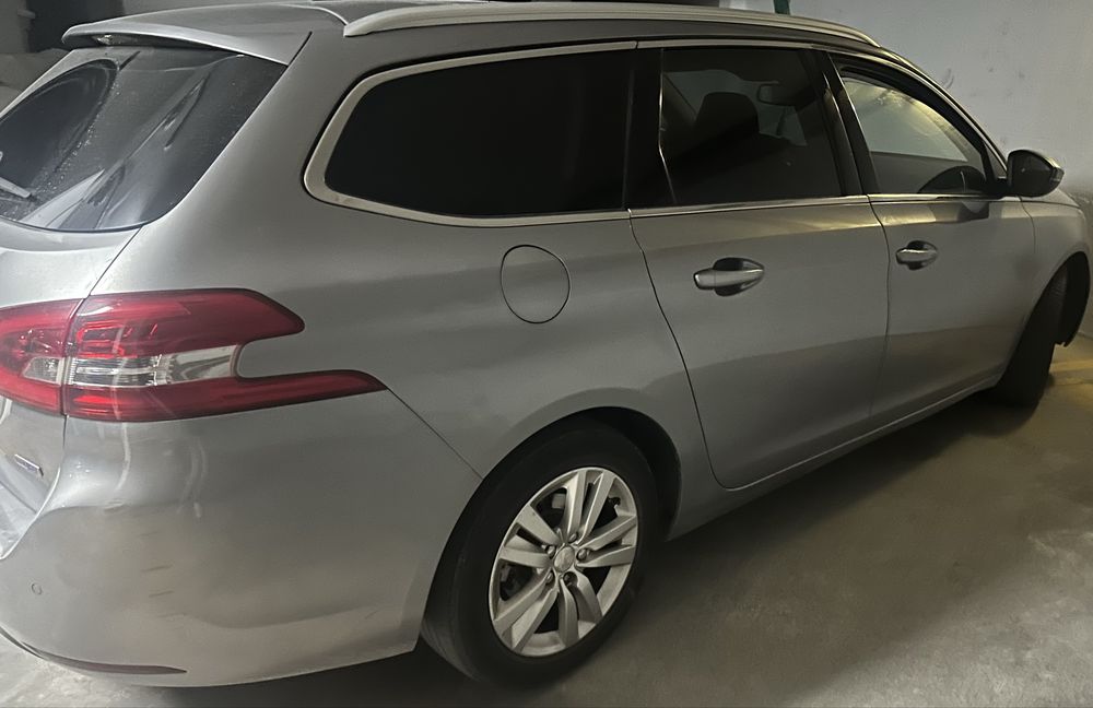 Peugeout 308 SW blue hdi — photo 4