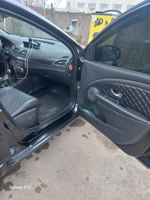 Продам рено меган 2013р