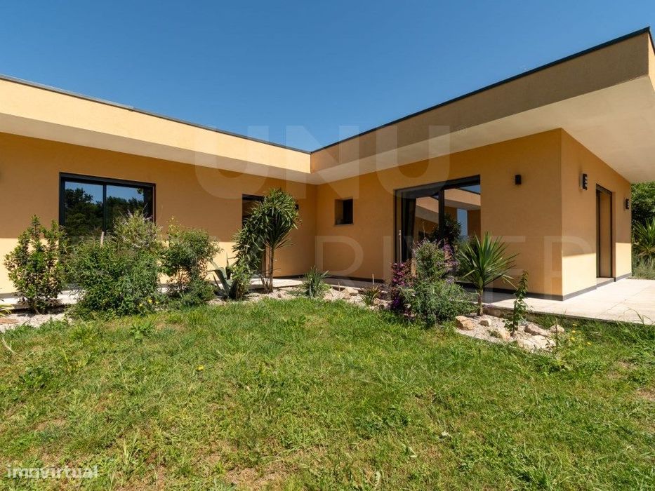 Moradia T3 para venda em Ganfei, Valença