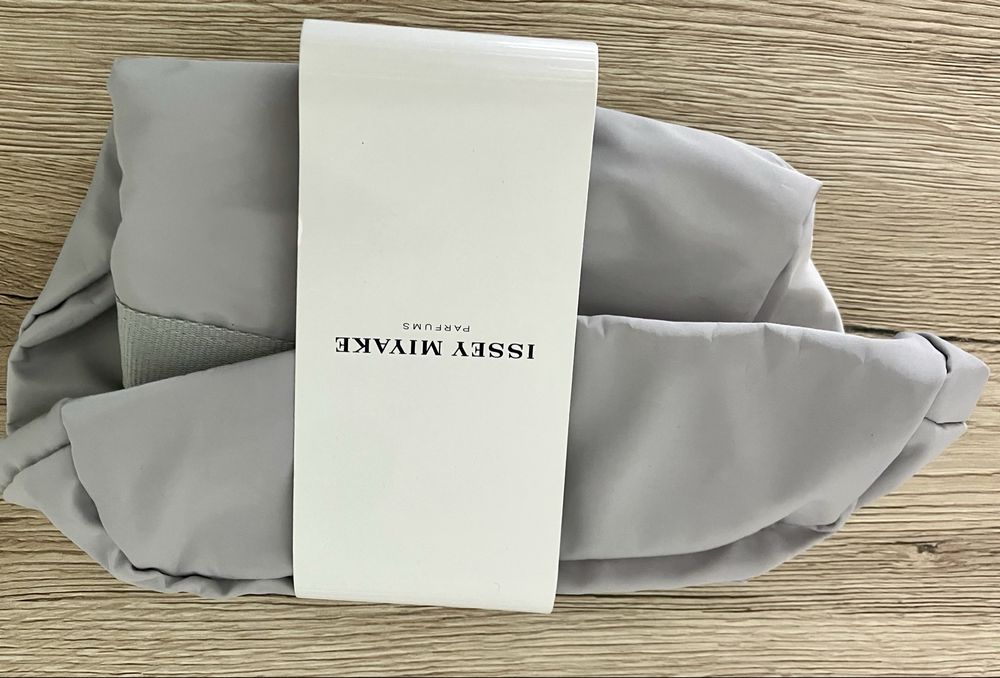 Issey Miyake kosmetyczka