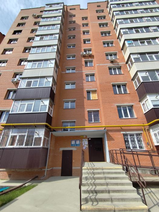 Продам 2-к квартиру з автономним опаленням!Біля озера!