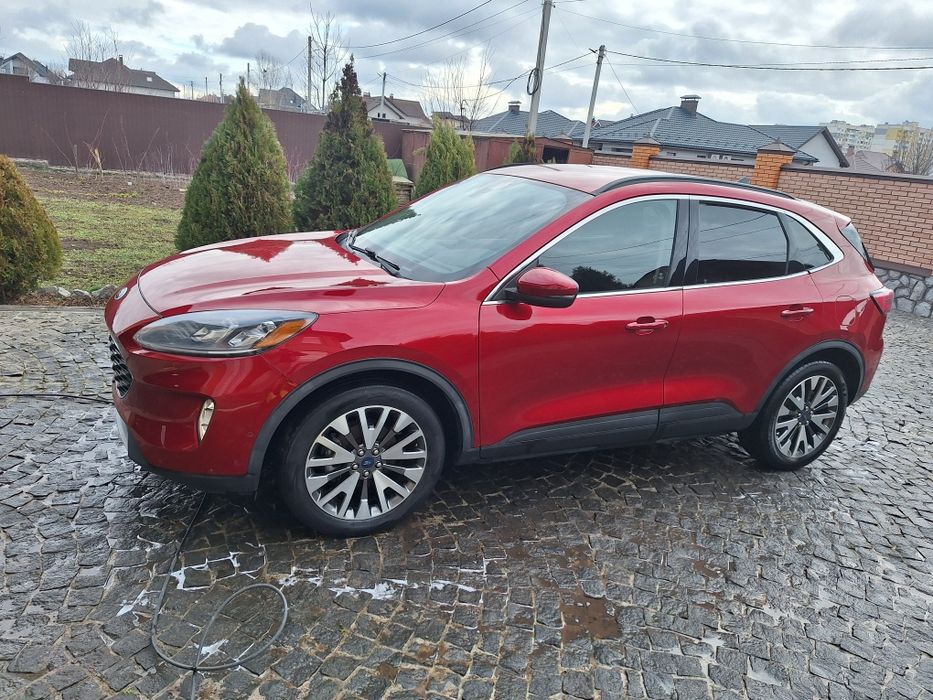 Ford Escape Titanium hybrid