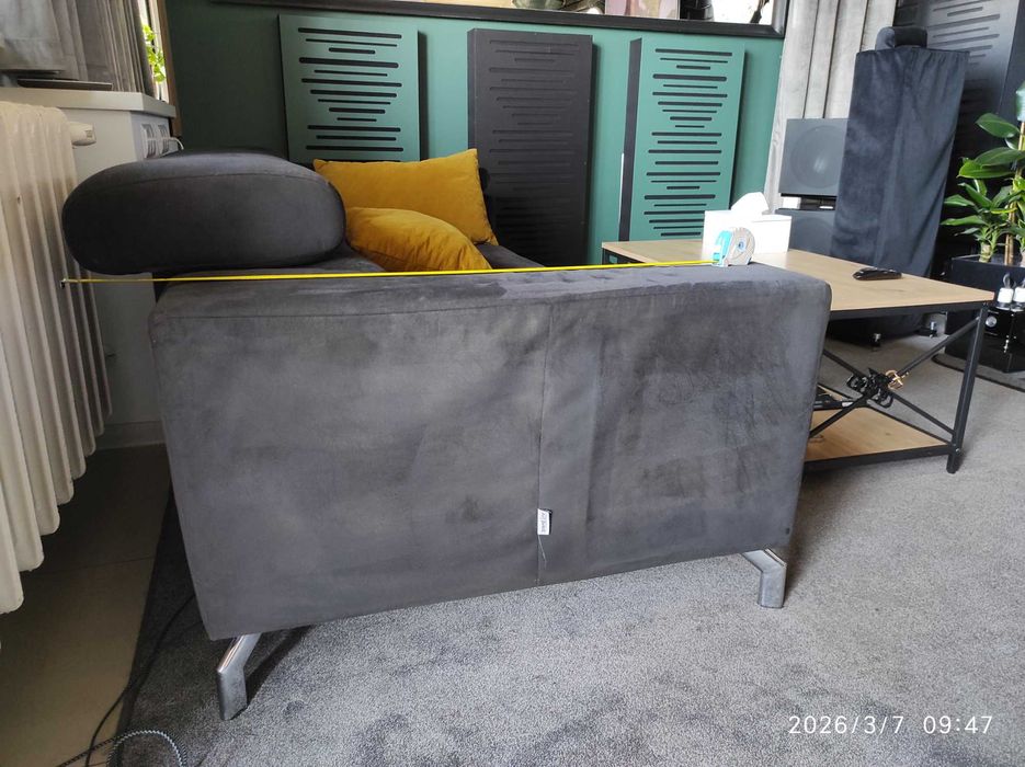 Czarna sofa w bardzo dobrym stanie