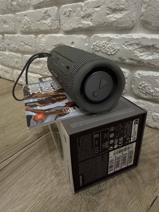 Колонка JBL Xtreme 3 Black, JBL Flip 6 Grey.
