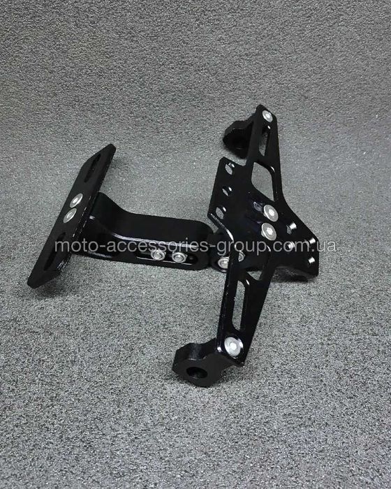 Рамка для номерного знаку на мотоцикл, кріплення рамка номеру