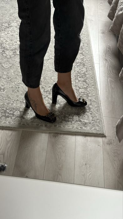 Buty na obcasie Sagan