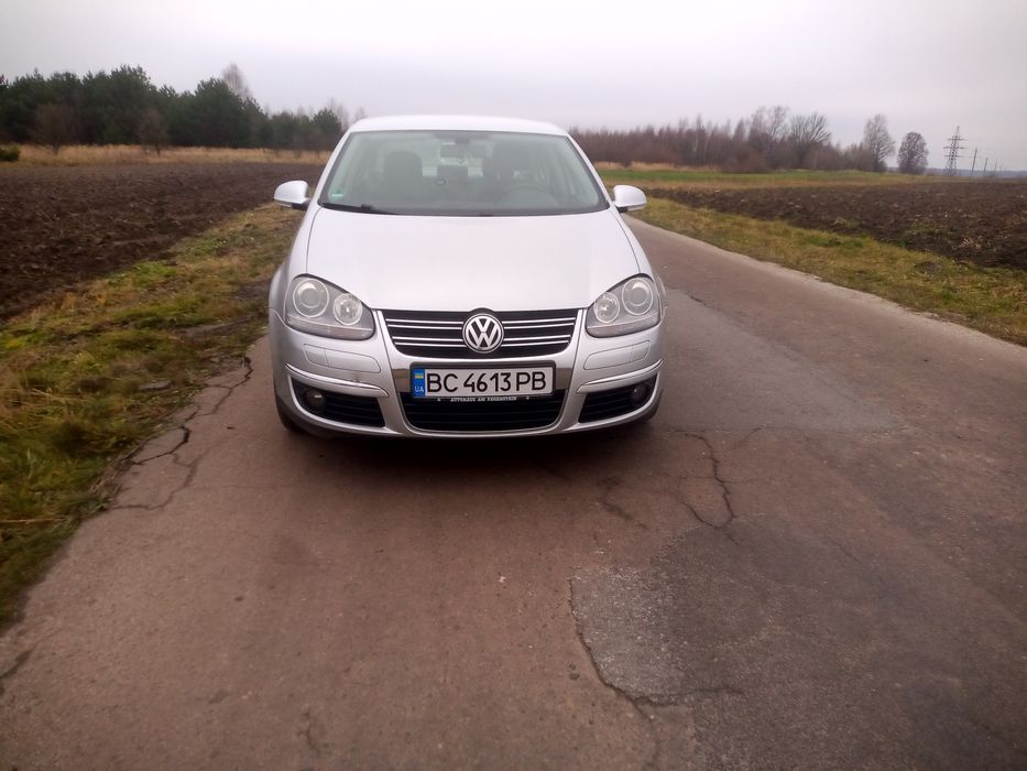 Продам авто в доброму стані 
Є два ключа 
Всі питання по телефону 06******09